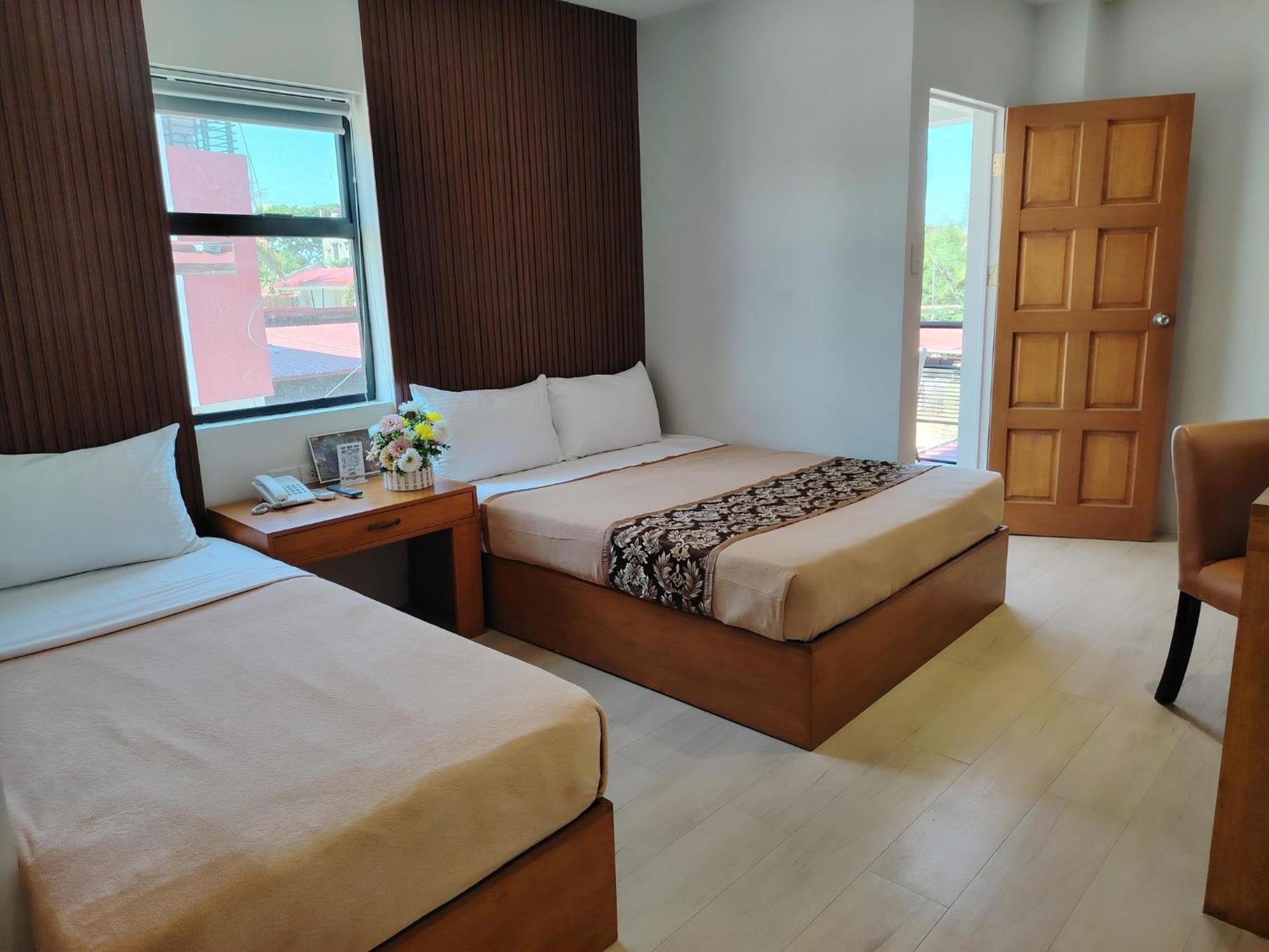 Hotel Carmelita Tuguegarao by Eksteriør bilde
